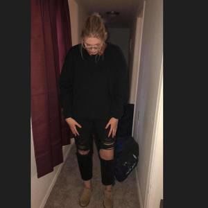 Meet your Posher, Cambry